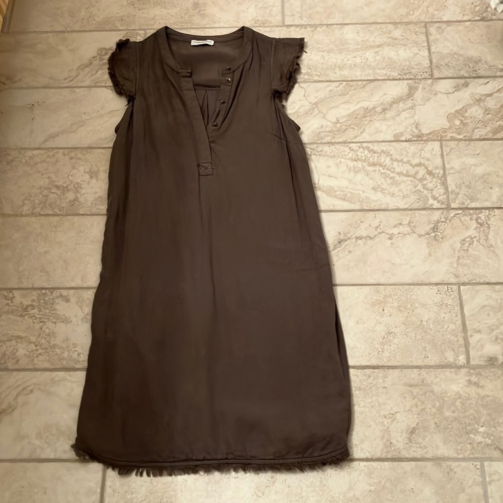Barely worn!! (used) Dark green sleeveless fringe dress (Midi/Size Small)